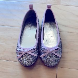 Like New Joe Fresh glitter slip on